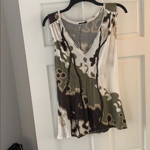 Tahari medium tank top